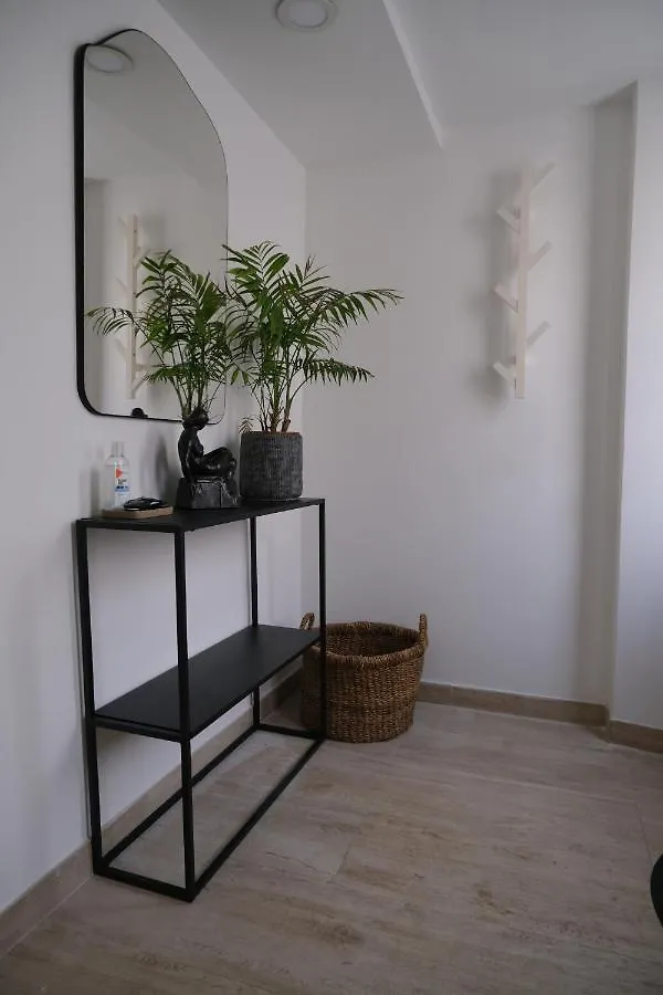 Little Backyard Apartment Split